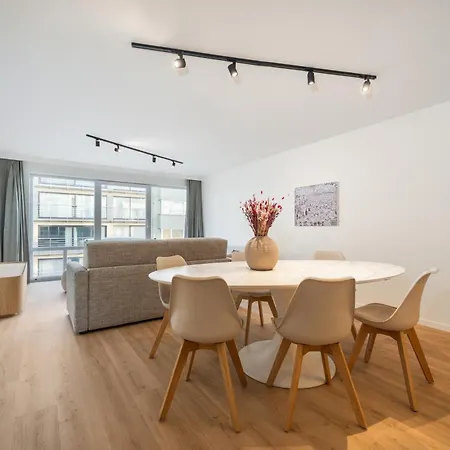 Luxe Comfort App Met Zijdelings Zeezicht En In Centrum 公寓