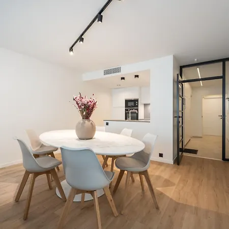 Luxe Comfort App Met Zijdelings Zeezicht En In Centrum 公寓