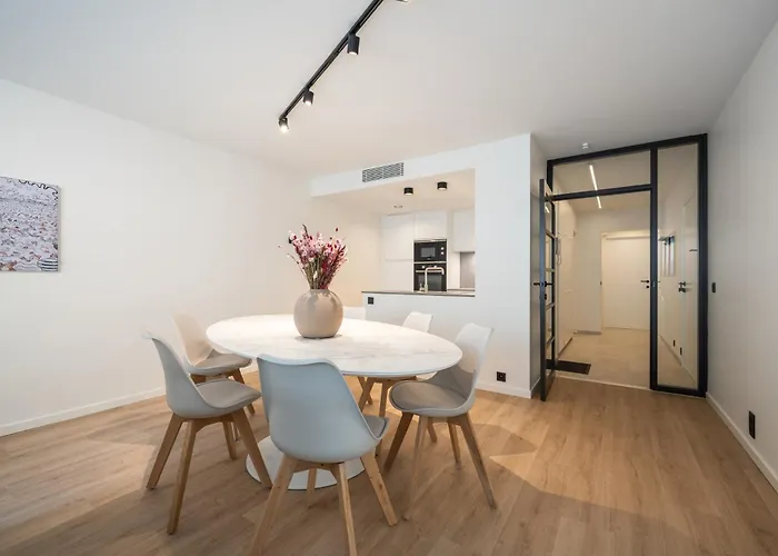 Luxe Comfort App Met Zijdelings Zeezicht En In Centrum 公寓