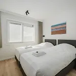 Luxe Comfort App Met Zijdelings Zeezicht En In Centrum Апартаменты *